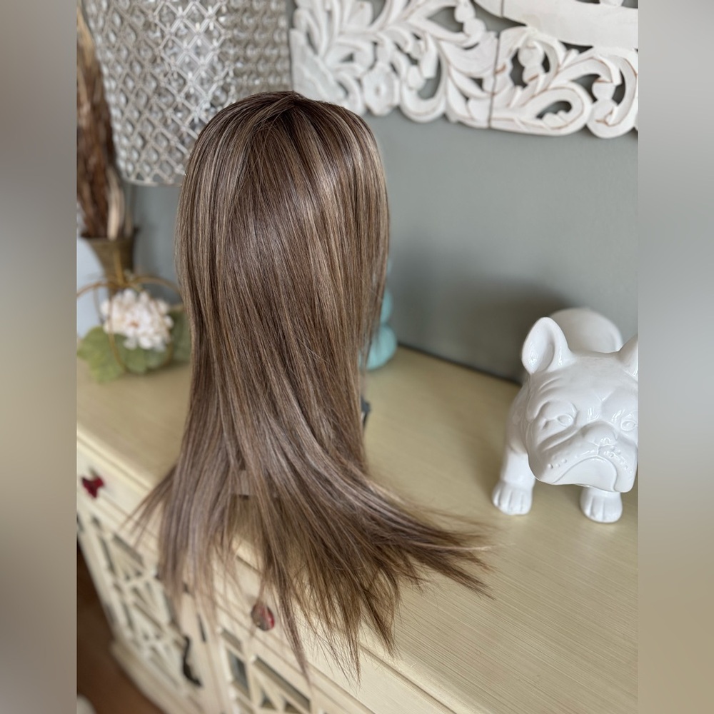 Scene Stealer Wig - Raquel Welch - like new condition